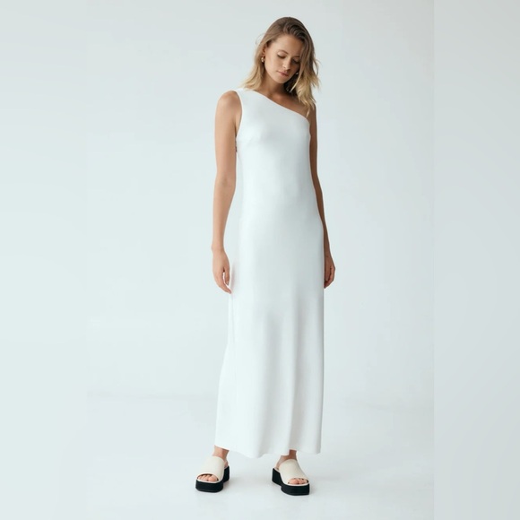 Third Form White One-Shoulder Dress - Picture 3 of 7